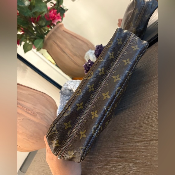 Louis Vuitton Monogram Toiletry Bag - Picture 3 of 11